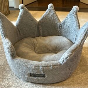 Like new doggy bed